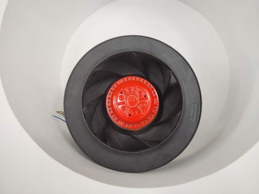 O fã centrífugo de 2710 RPM curvou para trás IP54 com anel curto da entrada